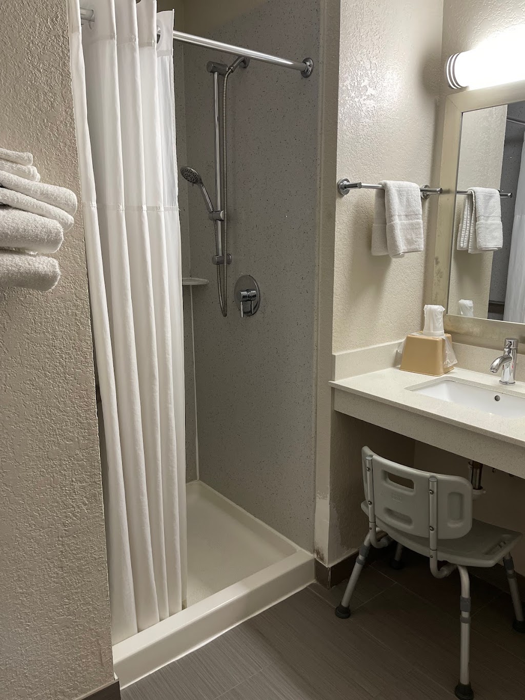 Econo Lodge Cartersville-Emerson Lake Point | 41 GA-20 Spur, Cartersville, GA 30121, USA | Phone: (770) 382-8881