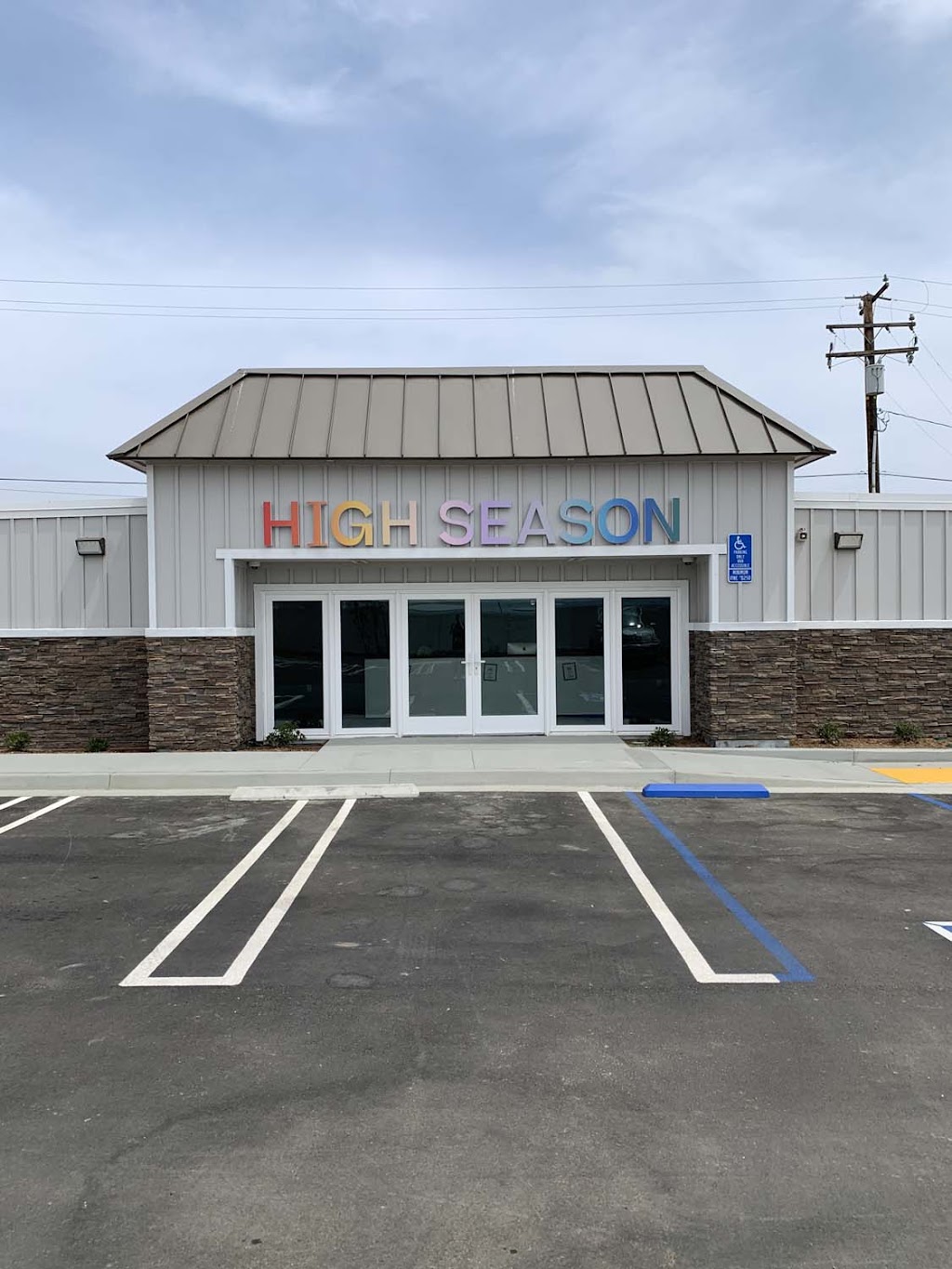 High Season Dispensary | 1133 Harley Knox Blvd, Perris, CA 92571, USA | Phone: (951) 623-3486