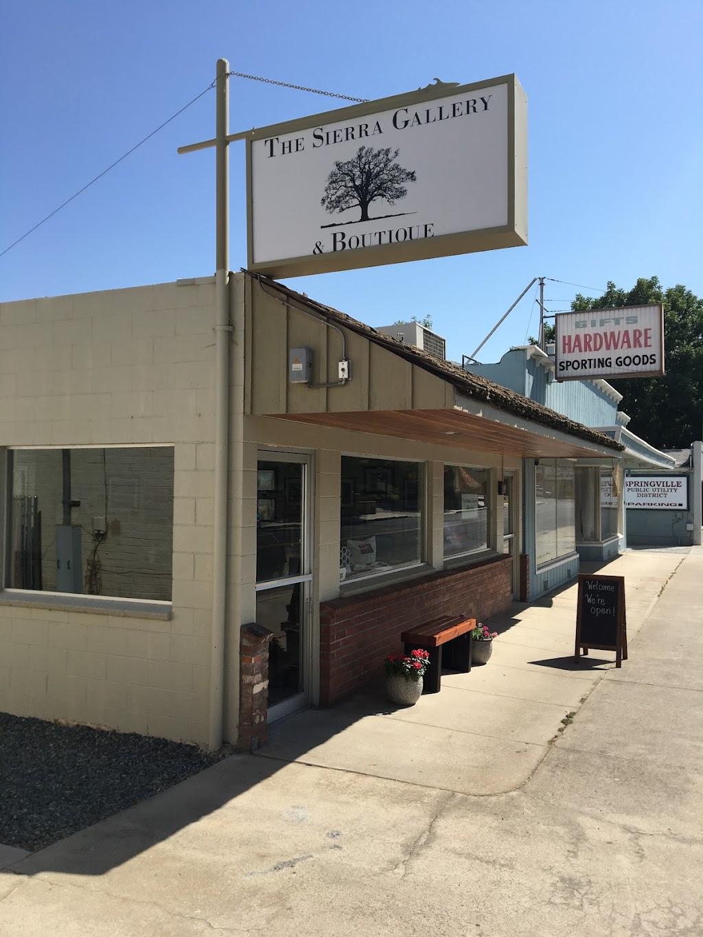 The Sierra Gallery & Boutique | 35569 CA-190, Springville, CA 93265, USA | Phone: (559) 783-4011