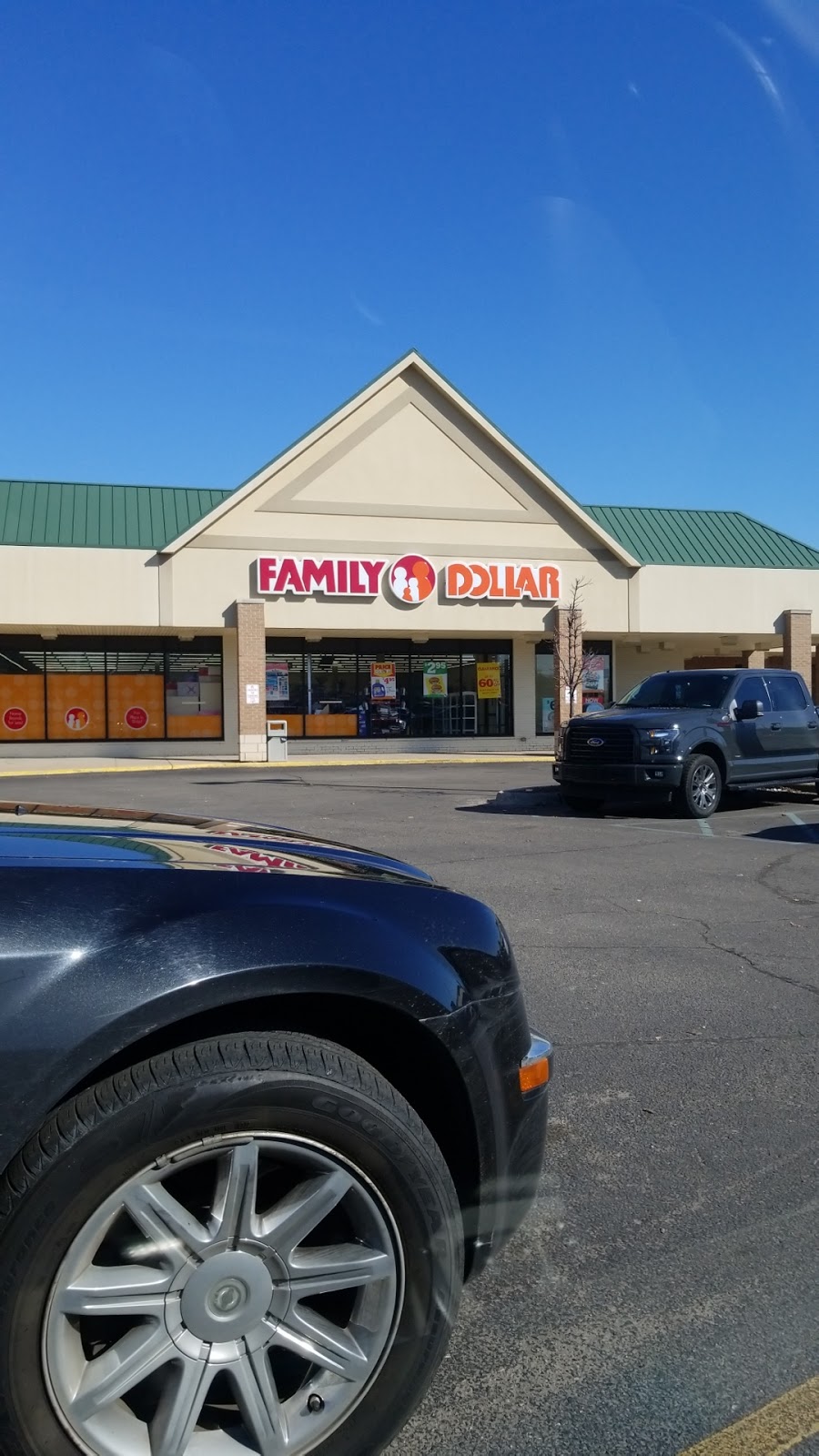 Family Dollar | 25640 Eight Mile Rd, Southfield, MI 48033, USA | Phone: (248) 226-3790