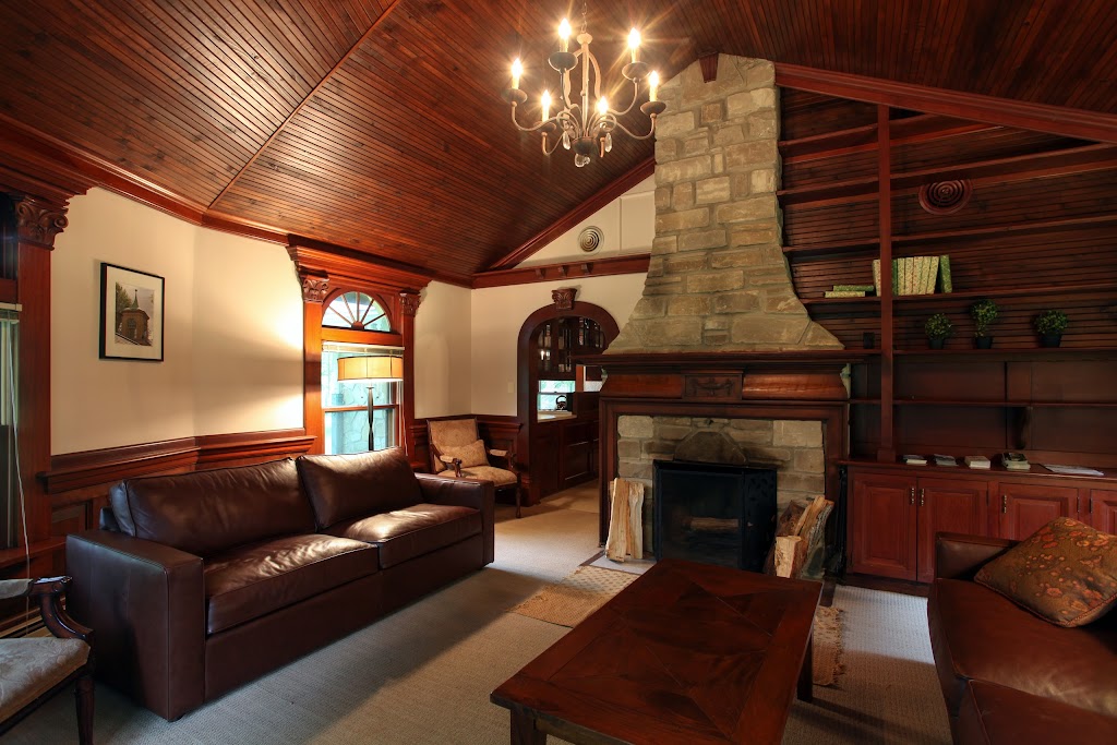 Stone Cottage at Hines Hill | 1403 W Hines Hill Rd, Peninsula, OH 44264, USA | Phone: (330) 657-2909