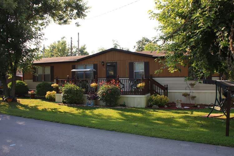 Parkside Manor Mobile Home Community | 1855 S Wilson Rd LOT 1, Radcliff, KY 40160, USA | Phone: (502) 586-5394