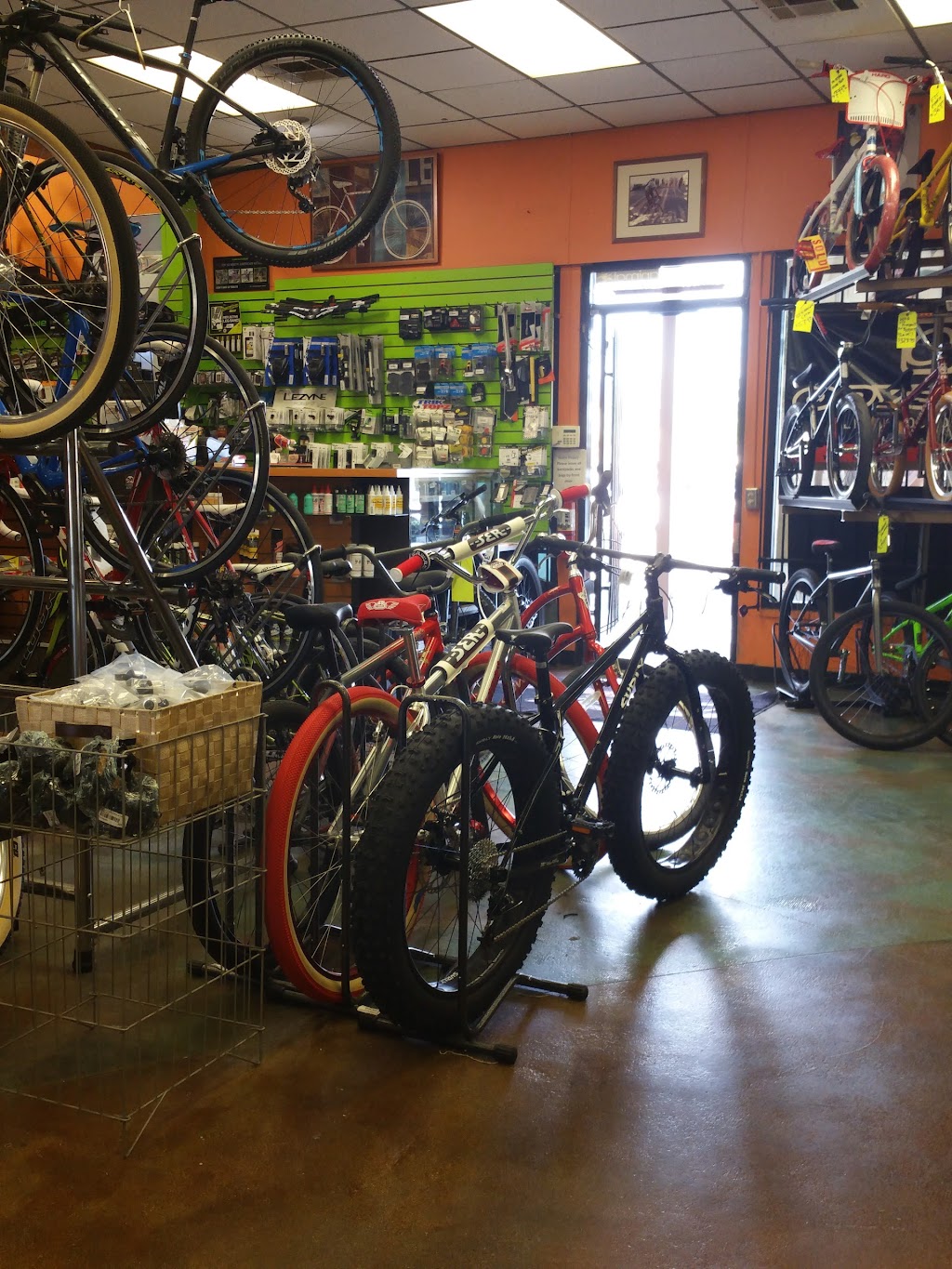 Dons Bicycles | 384 S Riverside Ave, Rialto, CA 92376, USA | Phone: (909) 875-7310