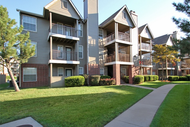 Crown Chase Apartments | 1010 N Ridge Rd, Wichita, KS 67212, USA | Phone: (316) 844-1046