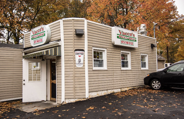 Vaccas Pizza and Deli | 396 N Lake Shore Dr, Hewitt, NJ 07421, USA | Phone: (973) 749-5133