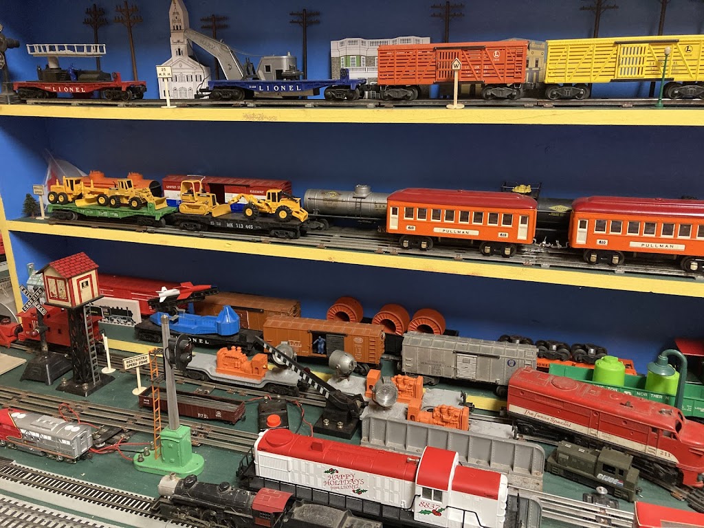 Creekside Trains & Antiques | Corydon, IN 47112, USA | Phone: (812) 738-4444