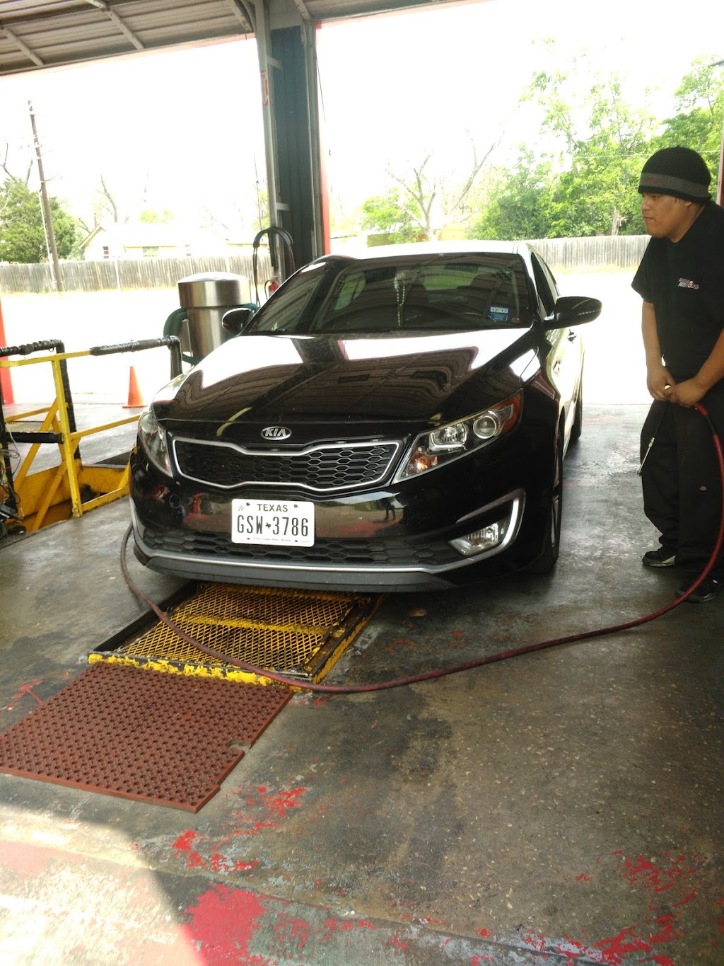 Lockhart Car Care | 801 N Colorado St, Lockhart, TX 78644, USA | Phone: (512) 376-5823