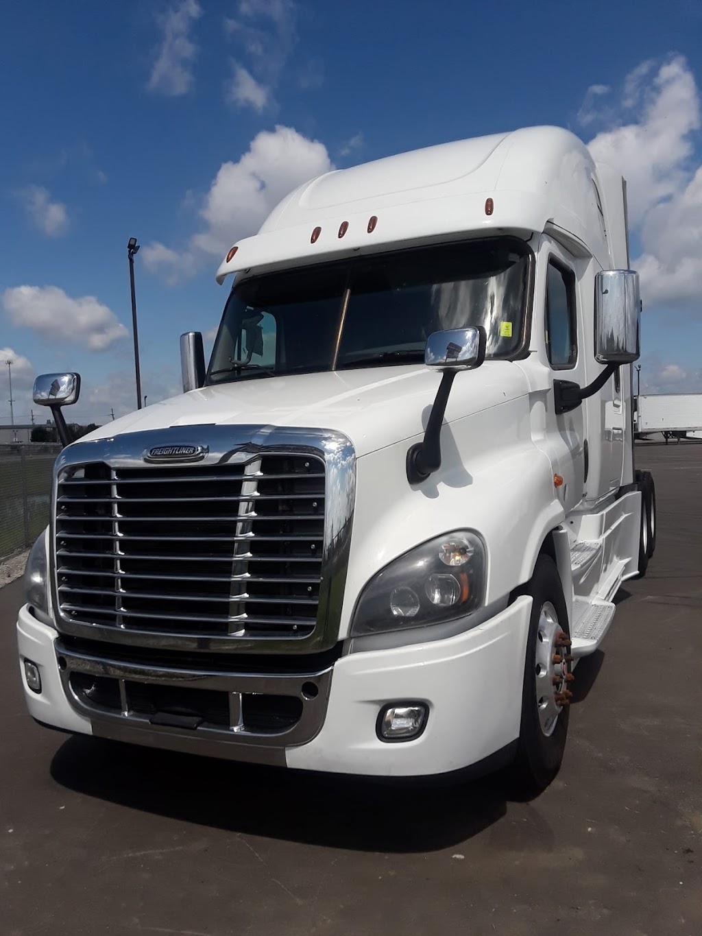 Pride Truck Sales Detroit I-75 | 500 Ternes Dr, Monroe, MI 48162, USA | Phone: (866) 774-3324