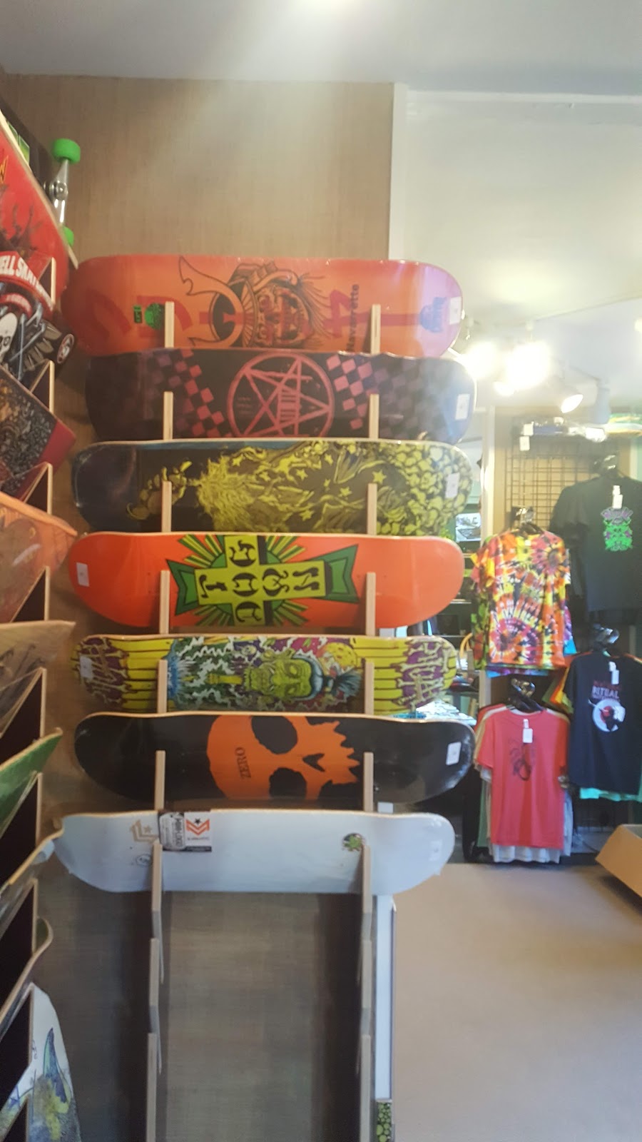 Mountainside Skate Shop | 741 Manitou Ave, Manitou Springs, CO 80829, USA | Phone: (719) 685-9980