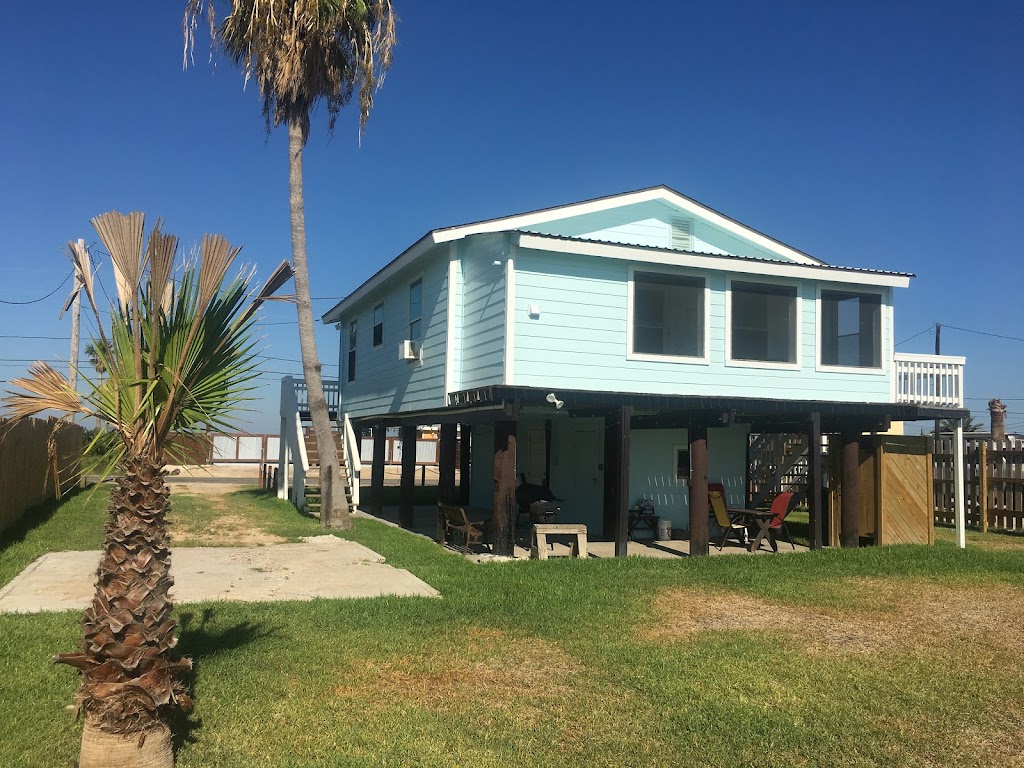 Sunset Retreat Vacation Rental | 627 Copano Cove Rd, Rockport, TX 78382, USA | Phone: (361) 727-0312