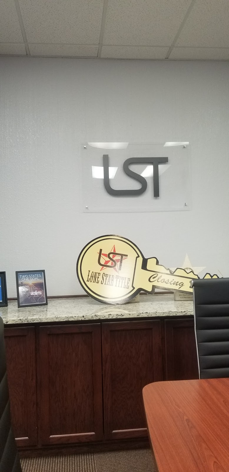 Lone Star Title | 6701 N Mesa St, El Paso, TX 79912 | Phone: (915) 545-2222