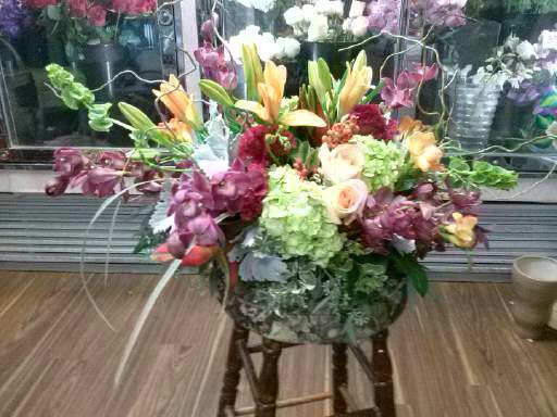 Carols Pomona Valley Florist | 440 W Holt Ave, Pomona, CA 91768, USA | Phone: (909) 629-3203