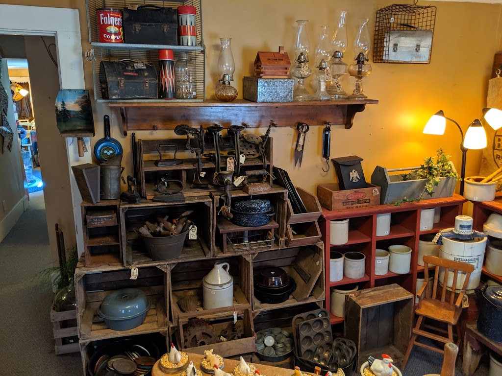 Just Enough Antiques | 134 W Main St, Smithville, OH 44677, USA | Phone: (330) 669-0016