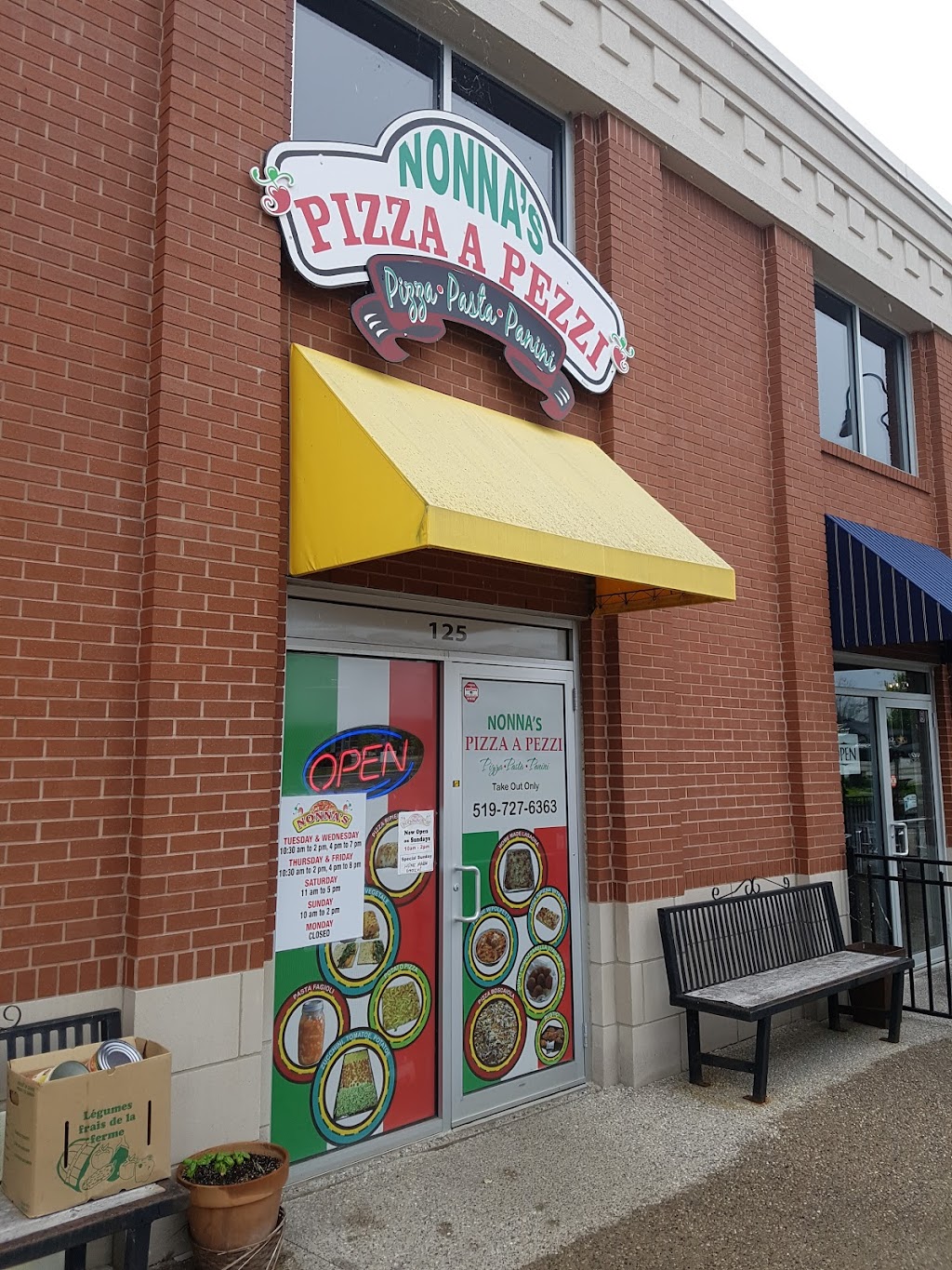 Nonnas Pizza A Pezzi | 11624 Tecumseh Rd E, Windsor, ON N8N 1L7, Canada | Phone: (226) 676-0668