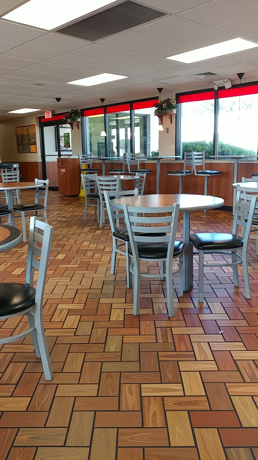 Burger King | 2708 N Mall Dr, Virginia Beach, VA 23452, USA | Phone: (757) 463-0287