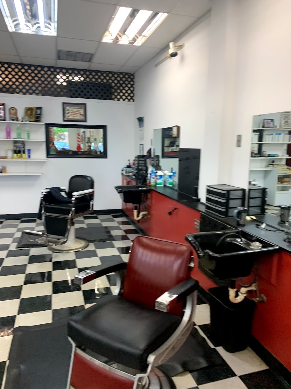 Colony Barber & Style Shop | 118 E Millbrook Rd, Raleigh, NC 27609, USA | Phone: (919) 846-2554