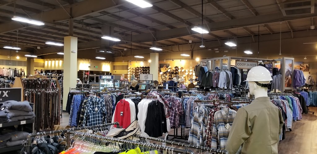 Boot Barn | 3390 E Floral Ave, Selma, CA 93662, USA | Phone: (559) 896-1641