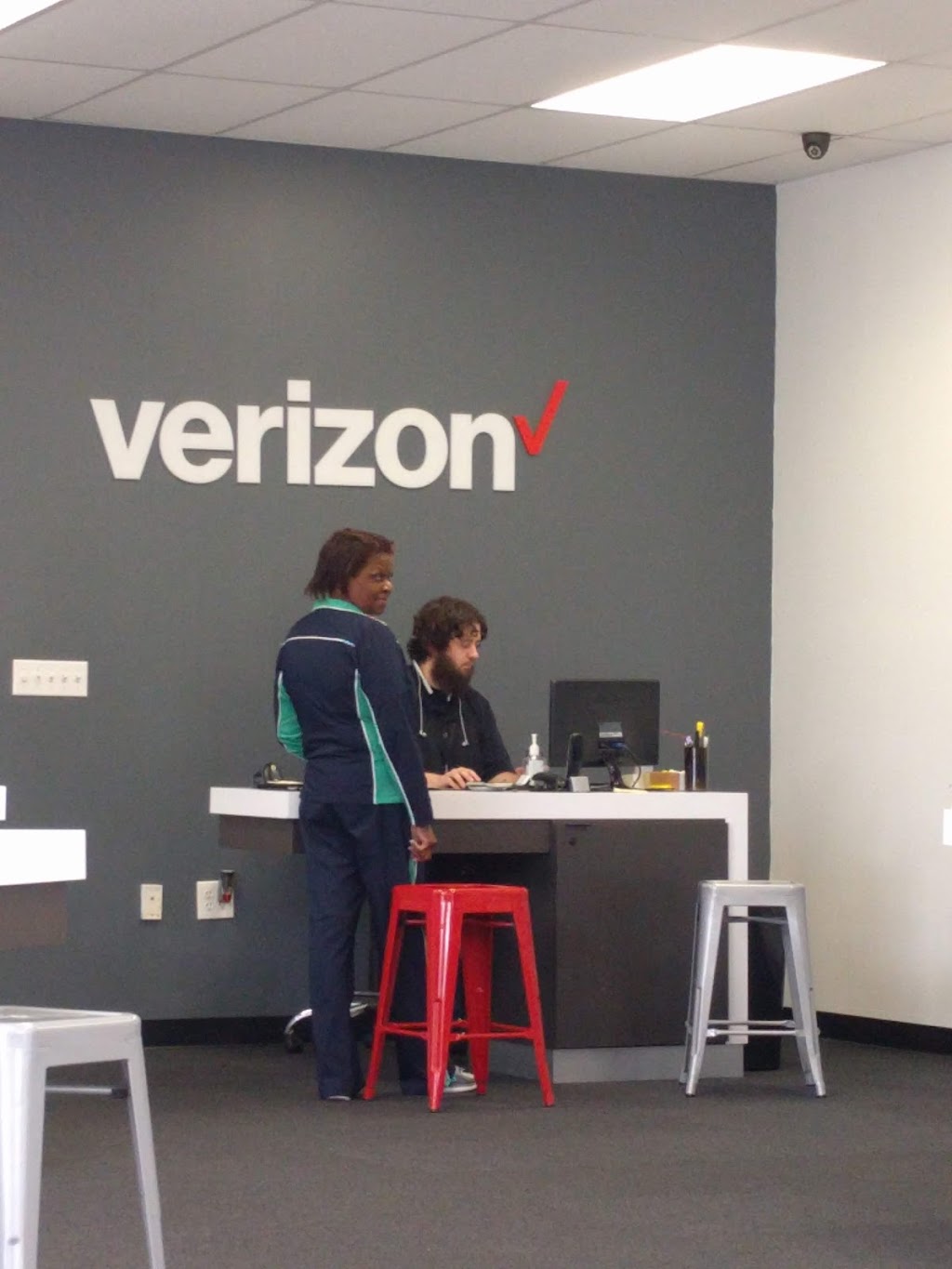 Verizon | 69284 LA-21 STE 100, Covington, LA 70433, USA | Phone: (985) 892-5977