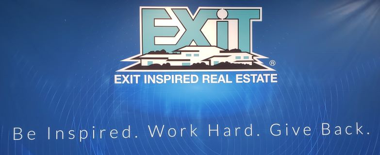 Jeanne Scholl Broker REALTOR Owner EXIT Inspired Real Estate | 2747 Blanding Blvd, Middleburg, FL 32068, USA | Phone: (904) 945-4142