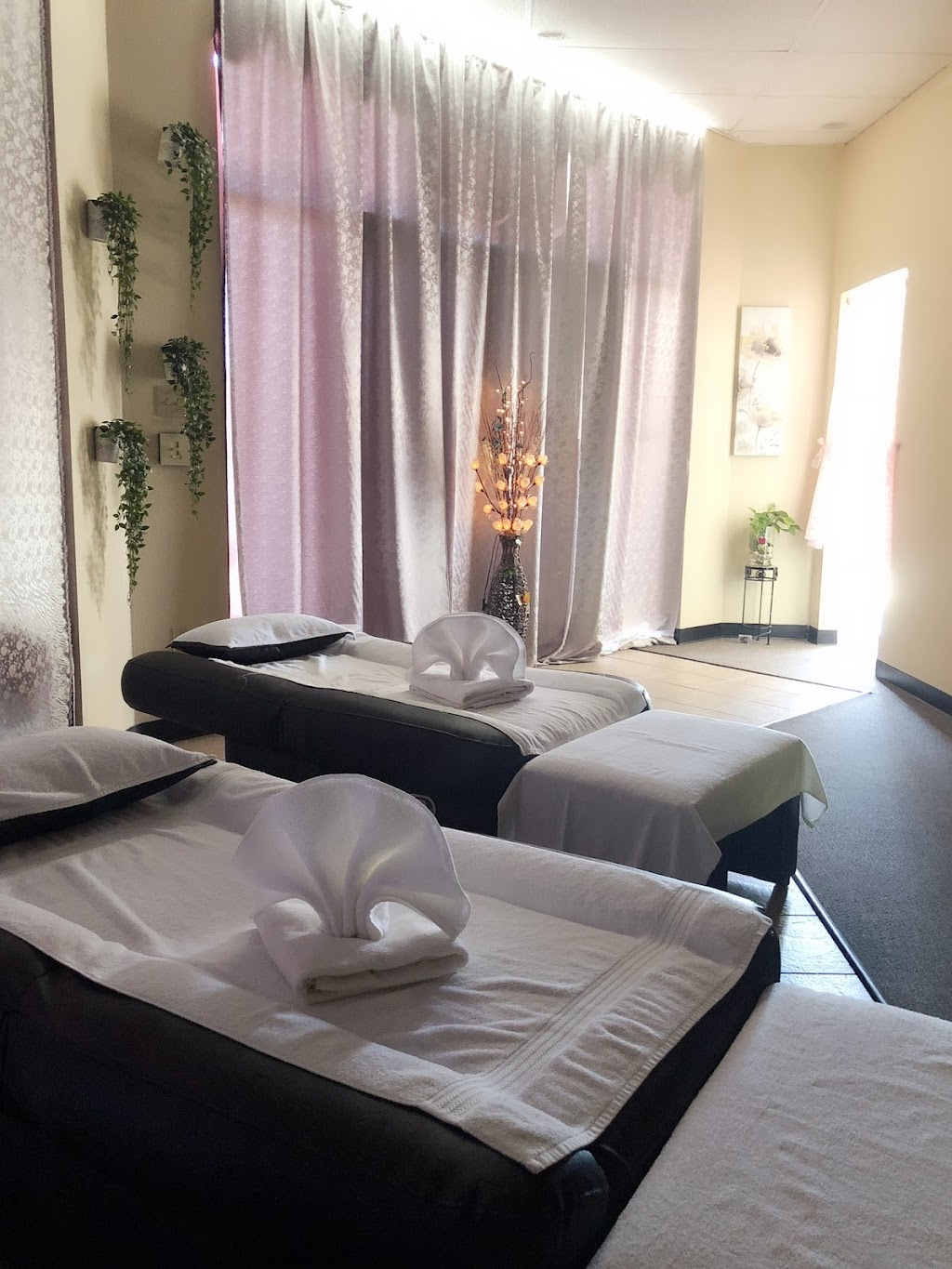 Laguna Spa | 4711 Laguna Blvd #104, Elk Grove, CA 95758, USA | Phone: (916) 391-1188