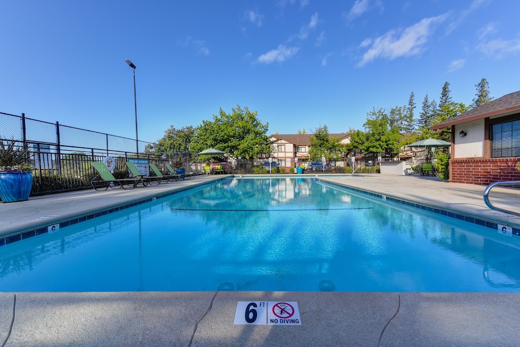 Rocklin Manor Apartments | 5240 Rocklin Rd, Rocklin, CA 95677, USA | Phone: (855) 786-3662