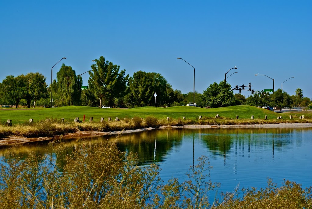 Greenfield Lakes Golf Course | 2484 E Warner Rd, Gilbert, AZ 85296, USA | Phone: (480) 503-0500