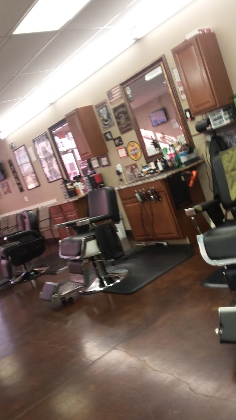 Clips Family Barber Shop | 12371 Edgemere Blvd space 211, El Paso, TX 79938, USA | Phone: (915) 307-2052