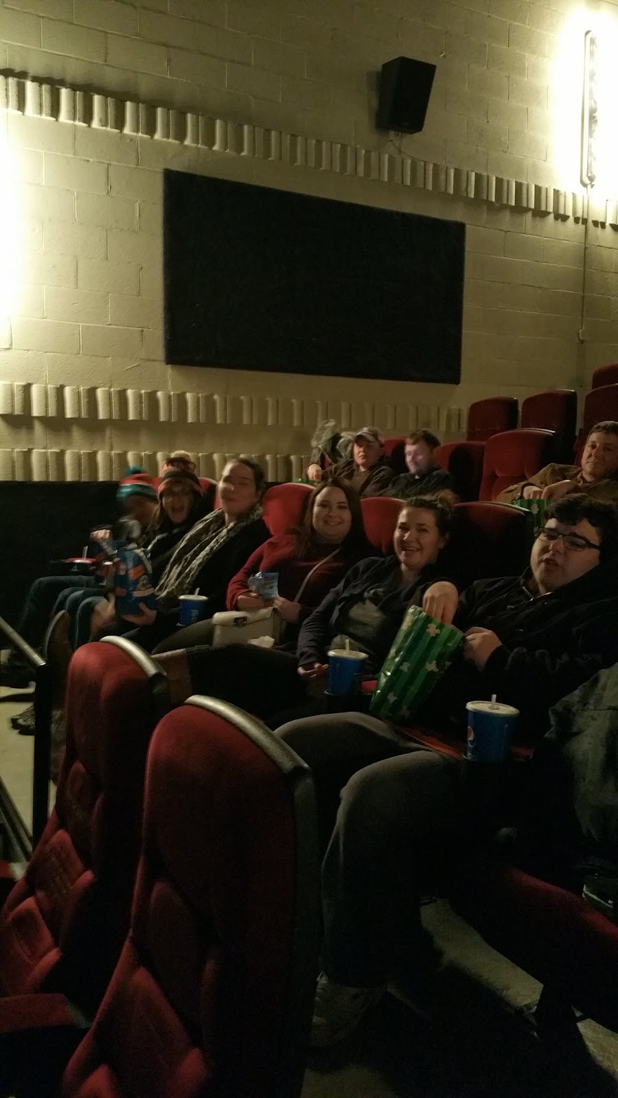 The Stadium Theatre | 117 E Pearl St, Jerseyville, IL 62052, USA | Phone: (618) 498-4711