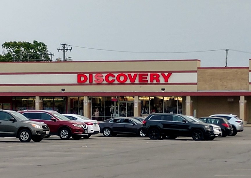 Discovery Clothing | 7548 N Western Ave, Chicago, IL 60645, USA | Phone: (773) 262-7470