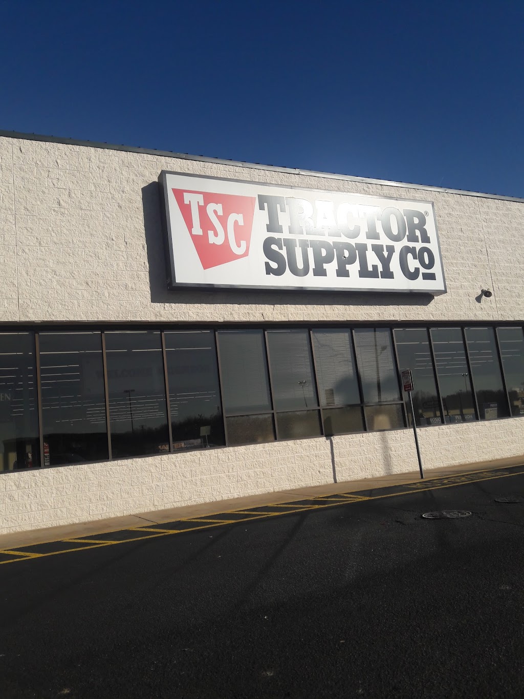 Tractor Supply Co. | 15 Plaza Pkwy, Lexington, NC 27292, USA | Phone: (336) 243-5980