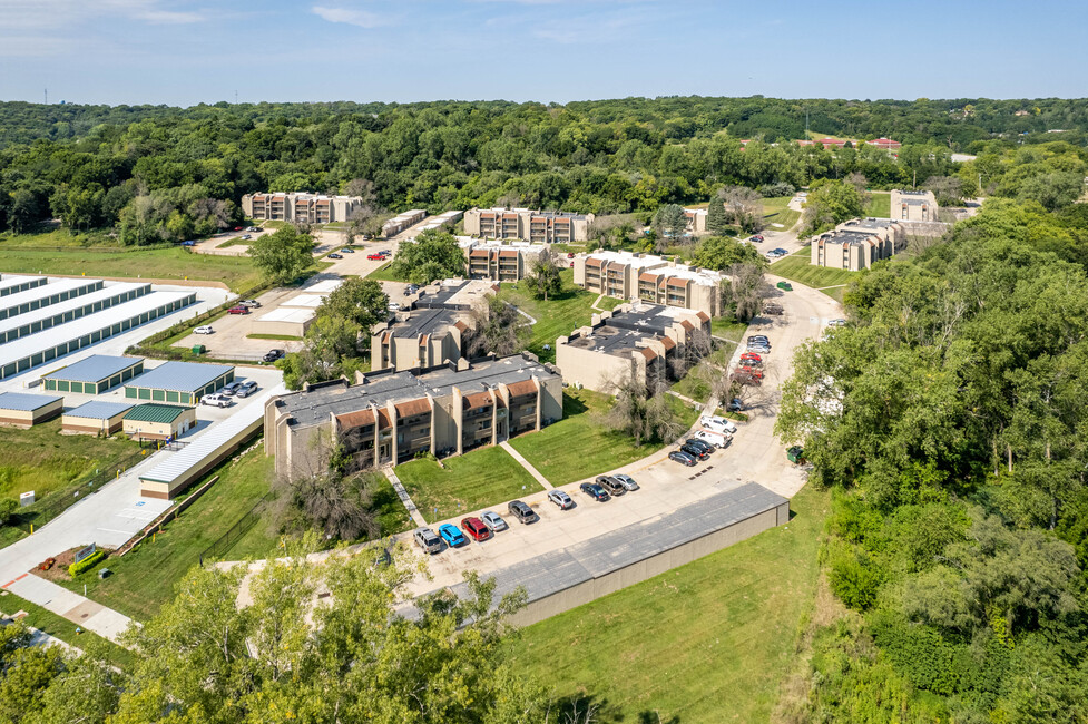 Sherwood Forest Apartments | 2009 Sherwood Ct, Council Bluffs, IA 51503, USA | Phone: (712) 328-7231