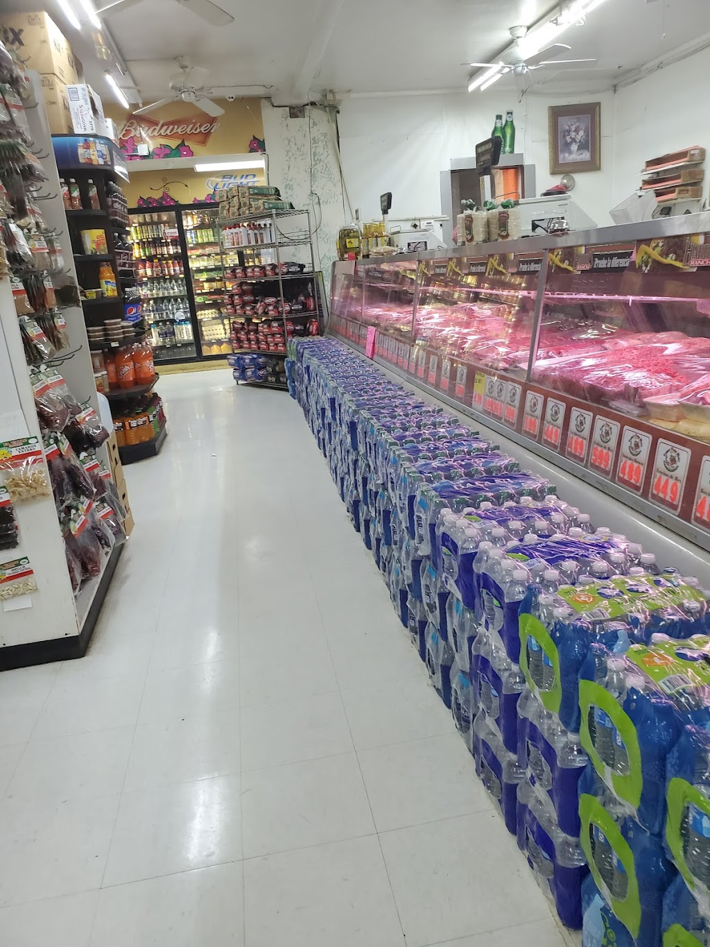 Family Food Mart | 138 E 1st St, Buttonwillow, CA 93206, USA | Phone: (661) 764-5371