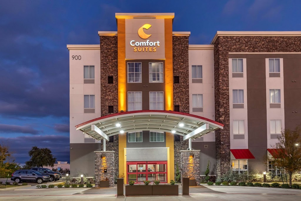 Comfort Suites | 900 Arrow Point Dr, Cedar Park, TX 78613 | Phone: (512) 528-5533