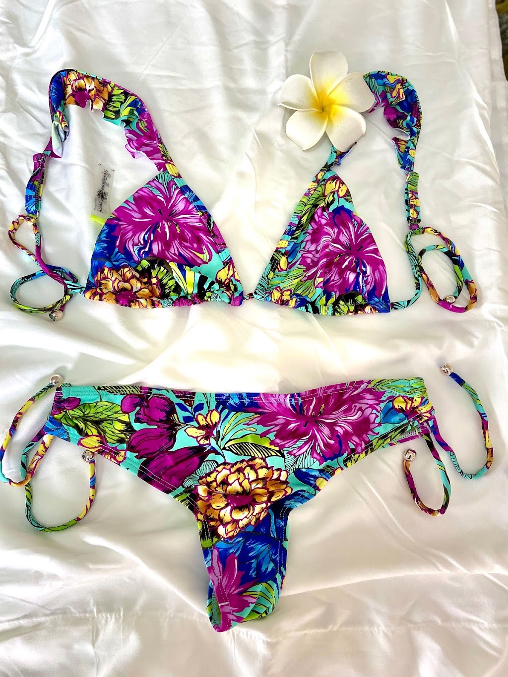 Nani Maoli Swimwear | 2033 Campion Dr, Kailua, HI 96734, USA | Phone: (757) 339-9124