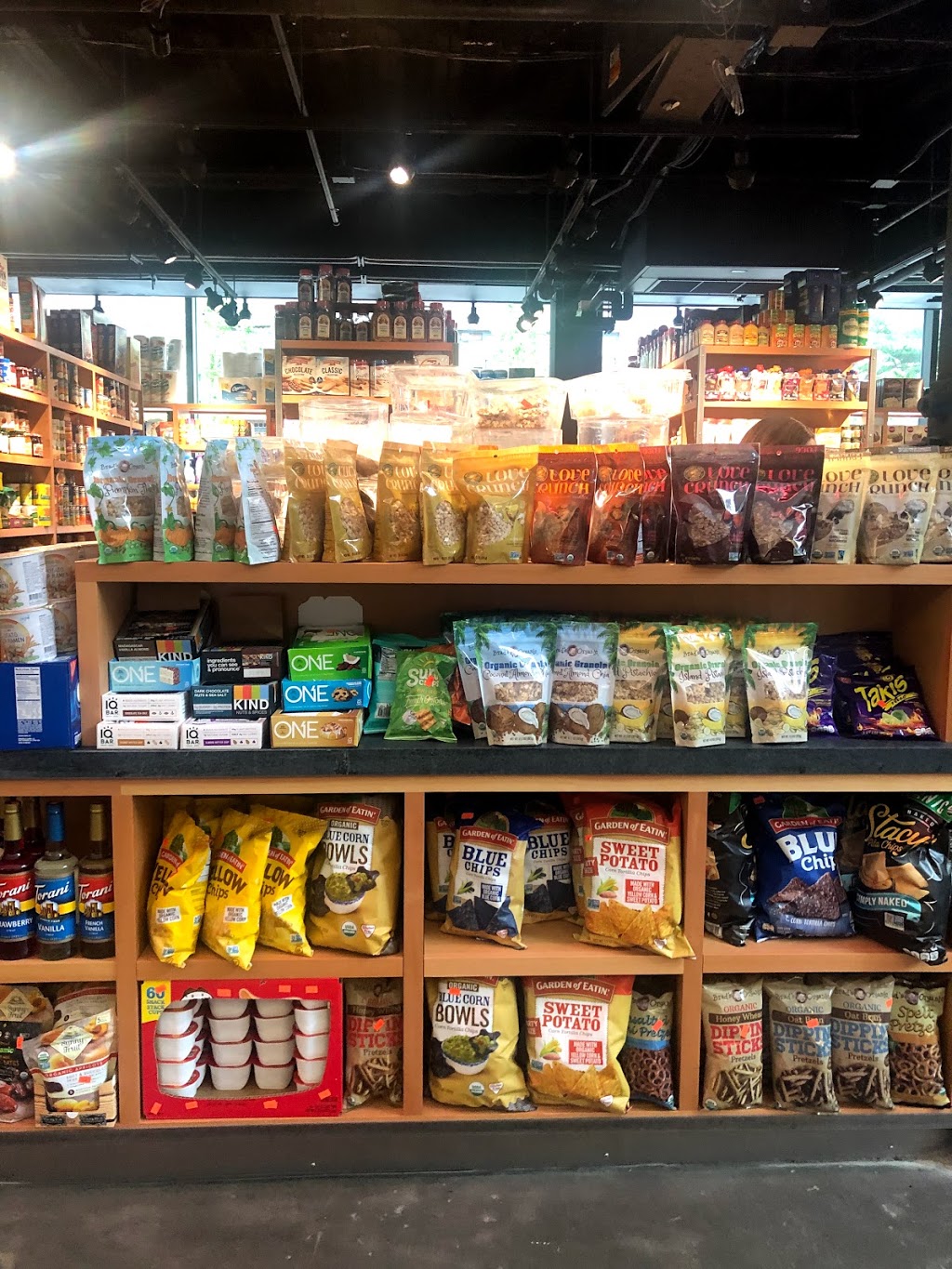 Luna Brothers Fruit Plaza | 88 Essex St, New York, NY 10002, USA | Phone: (212) 254-0796