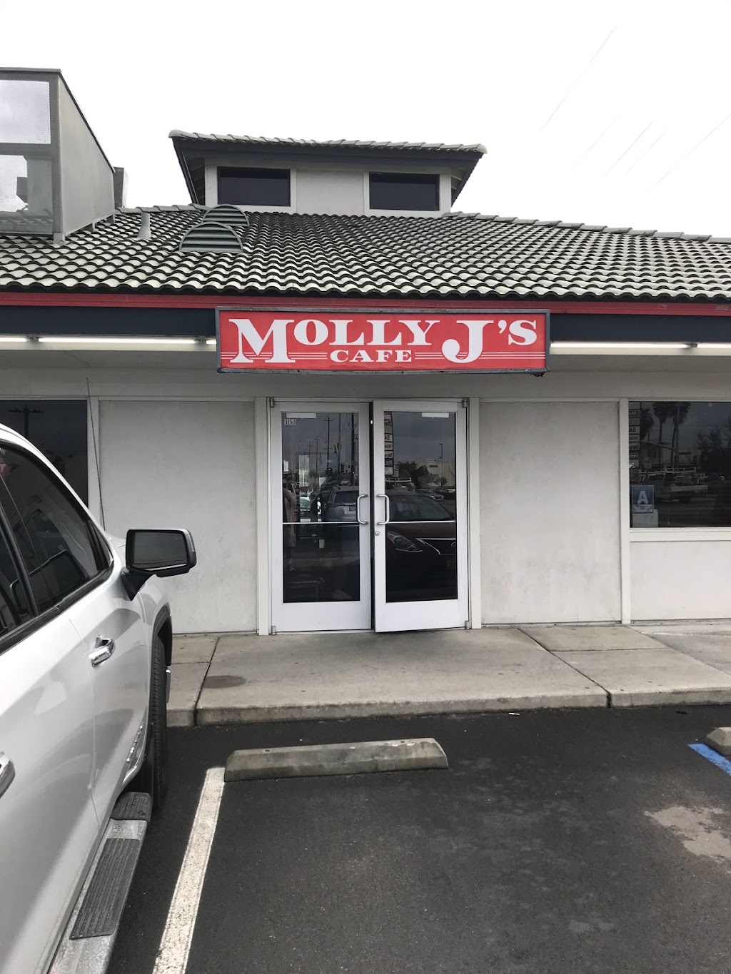 Molly Js | 3150 Panama Ln Suite G, Bakersfield, CA 93313 | Phone: (661) 834-7372