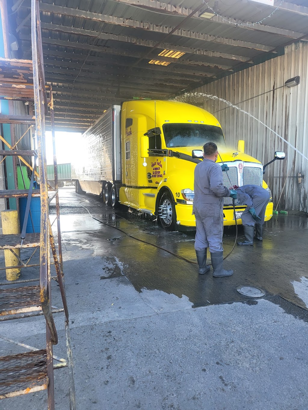 Punjab Truck Wash & Repair & Amit Trucking | 2301 Simpson St, Kingsburg, CA 93631, USA | Phone: (559) 897-2323