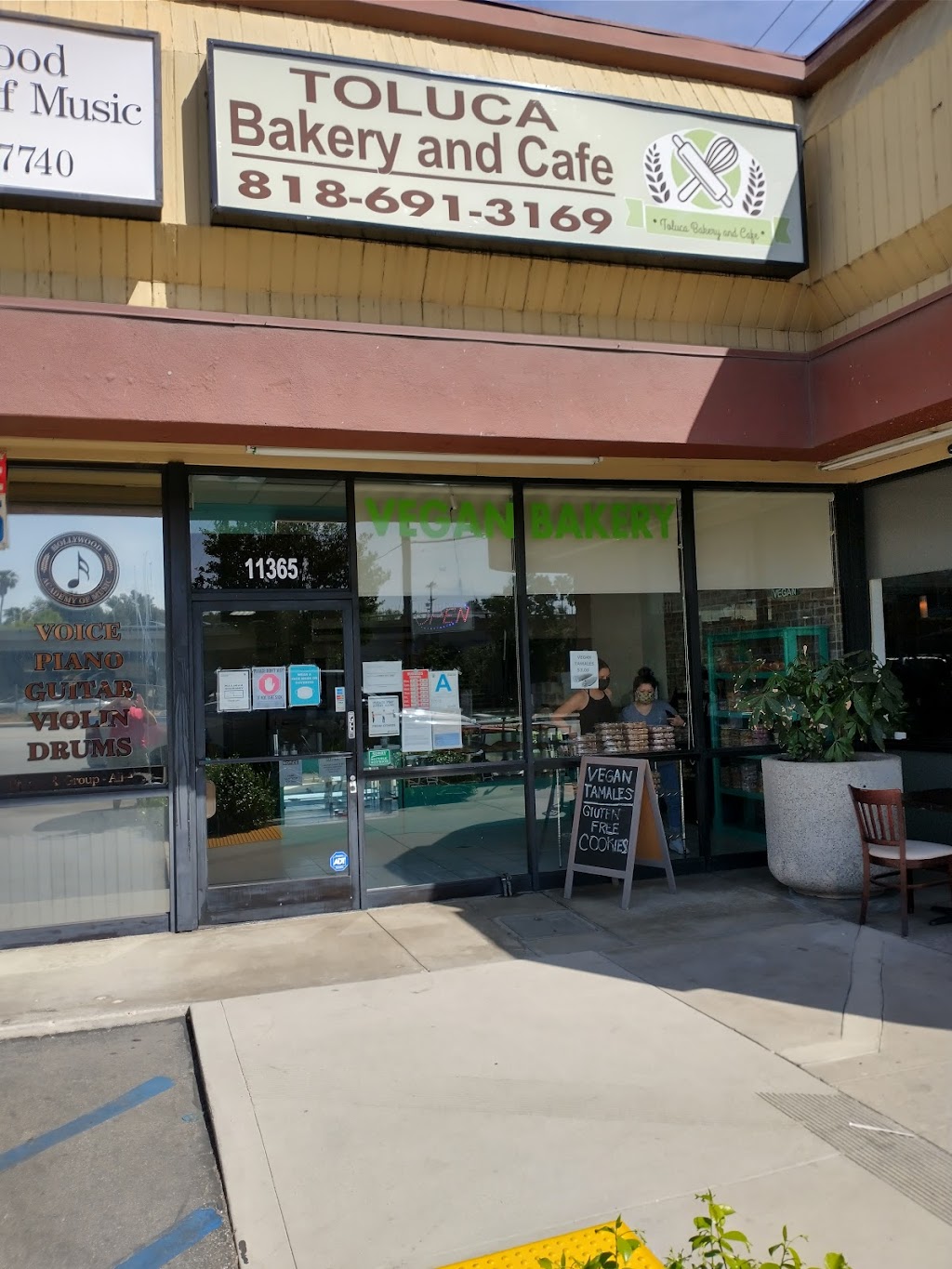 Toluca Bakery | 11365 Riverside Dr, Toluca Lake, CA 91602, USA | Phone: (818) 691-3169