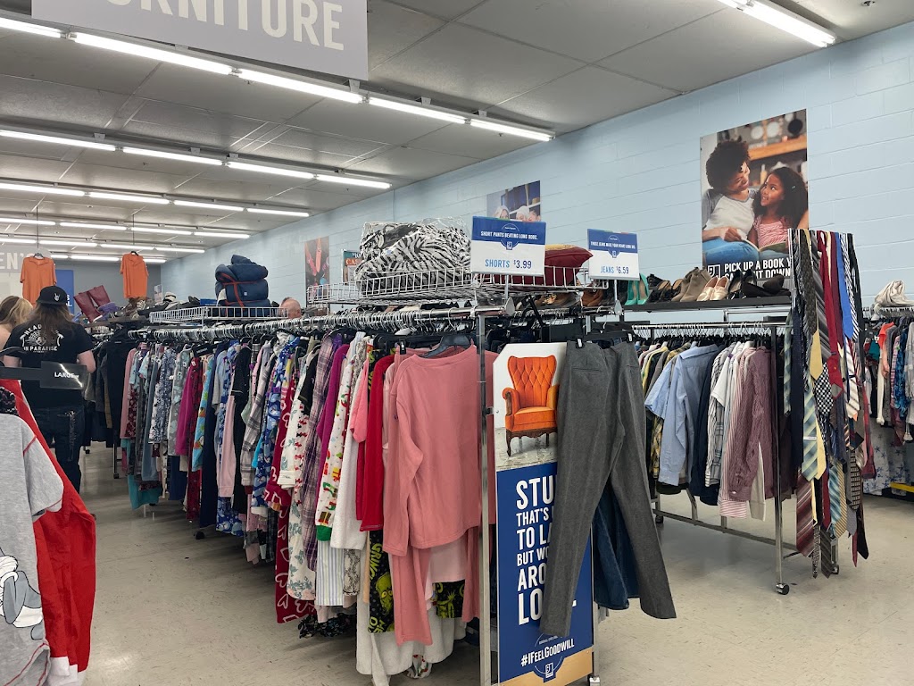 Goodwill | 112 Prince Royal Dr, Berea, KY 40403, USA | Phone: (859) 985-9816