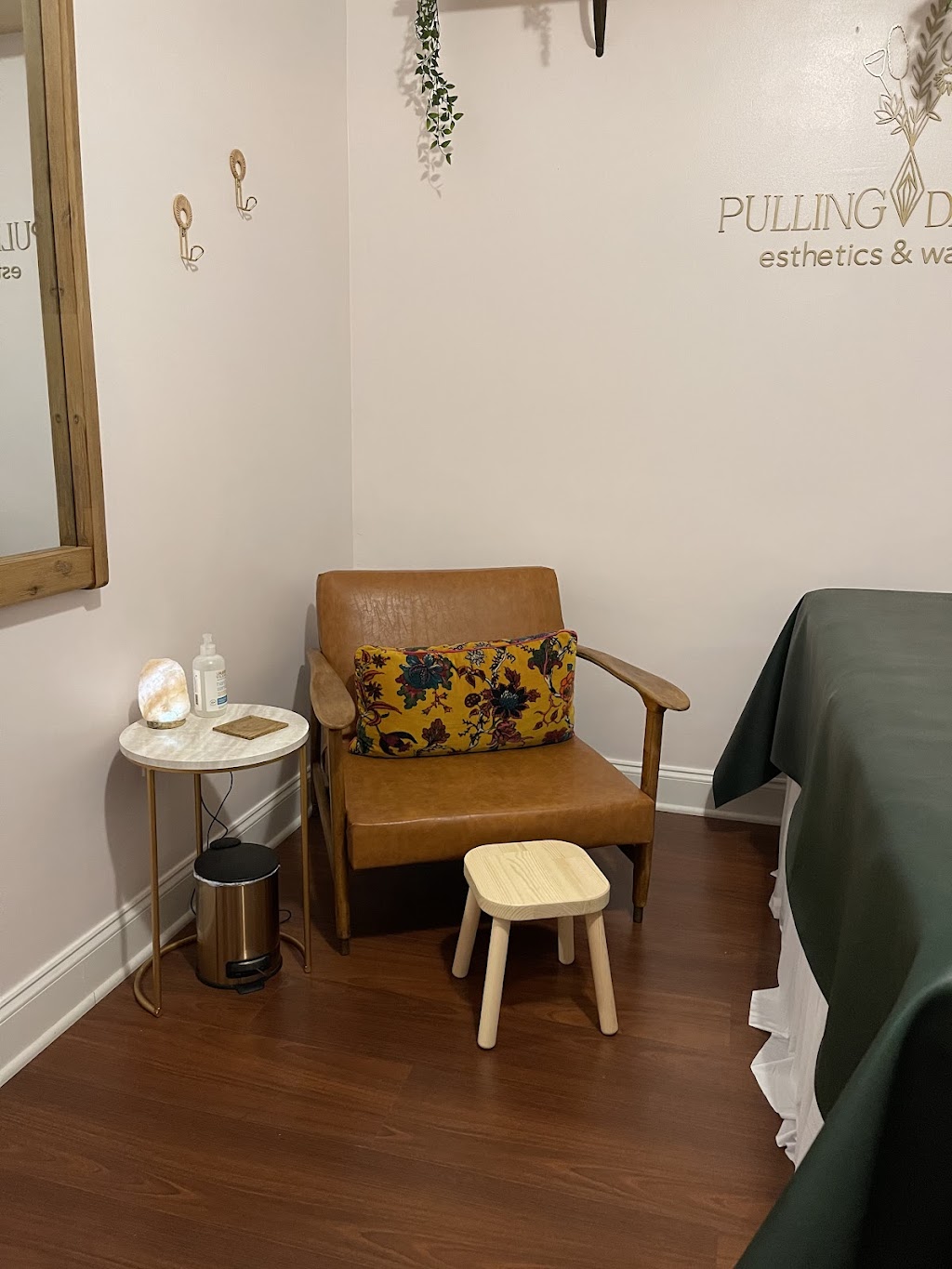 Pulling Daisies | 1275 Shiloh Rd NW Suite 2030, Kennesaw, GA 30144, USA | Phone: (770) 281-9983