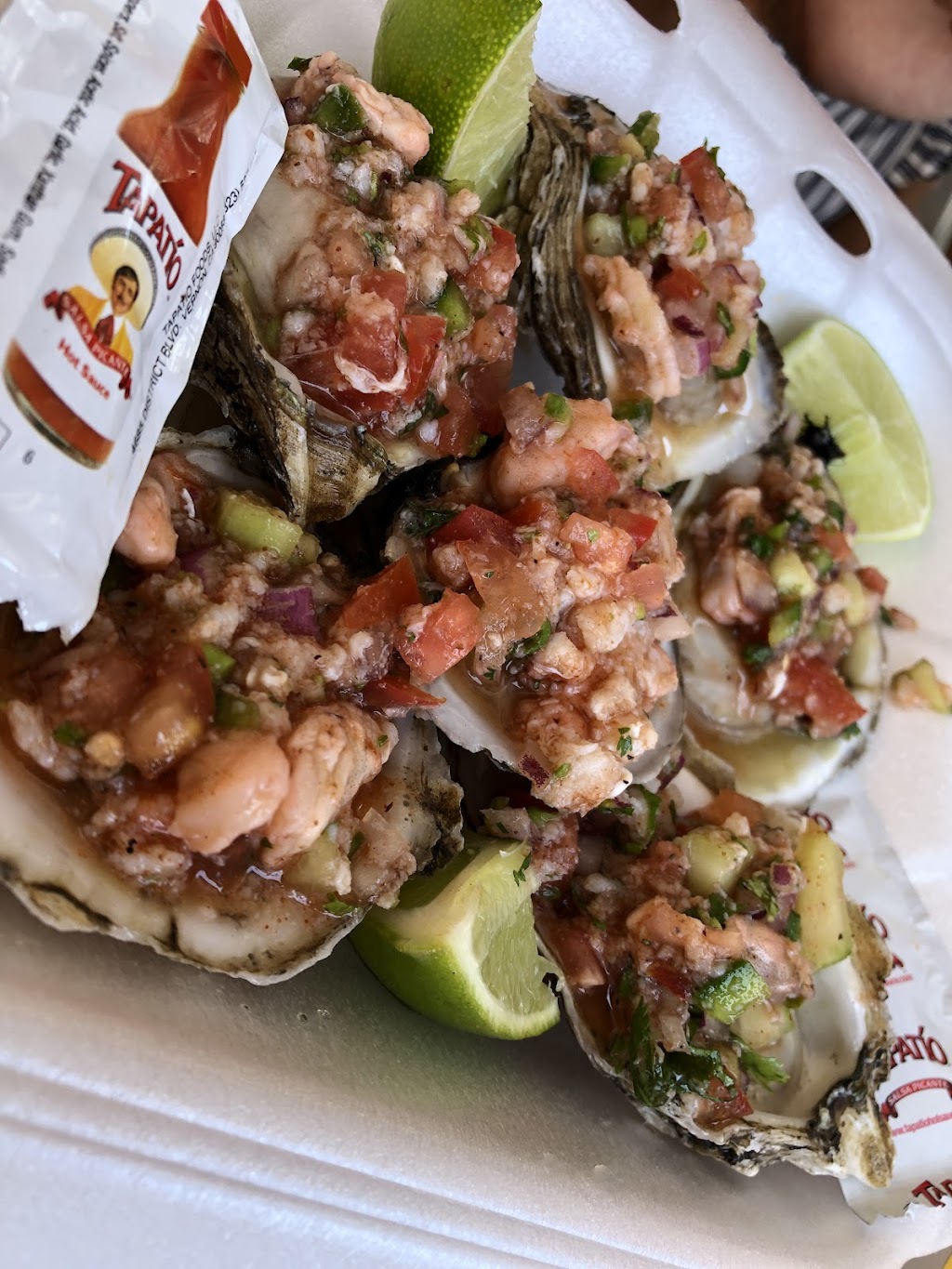 Mariscos El Zurdo | 1044 Euclid Ave, Los Angeles, CA 90023, USA | Phone: (323) 570-7606