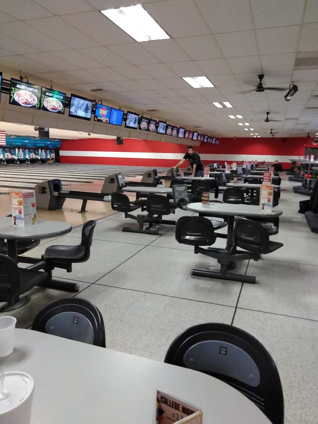 AMF Belle Vernon Lanes | 4742 PA-51, Belle Vernon, PA 15012, USA | Phone: (724) 379-4433