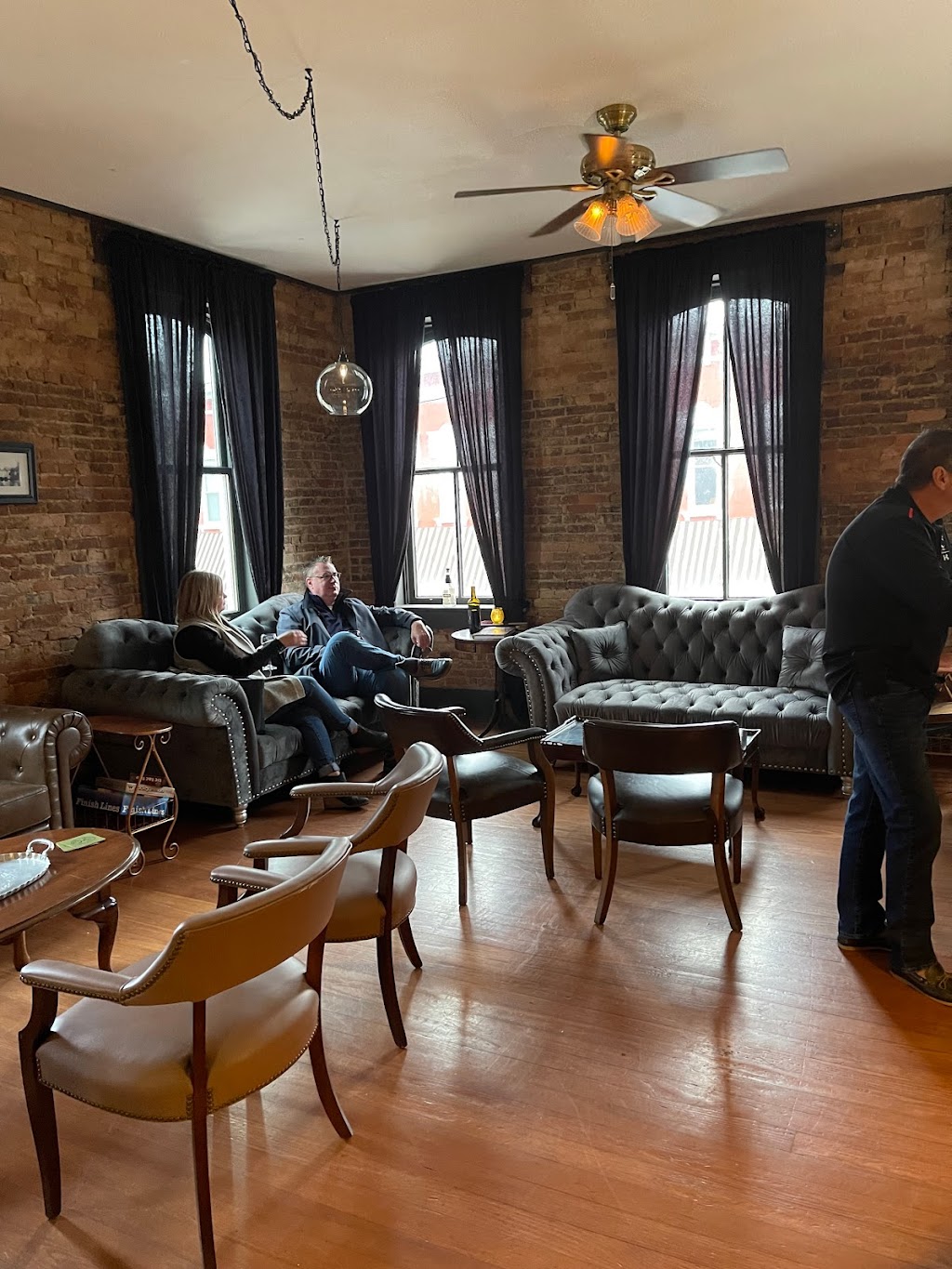 The Barrel Room on Canal | 129 North, 129 Canal St N, Canal Fulton, OH 44614, USA | Phone: (330) 408-7131