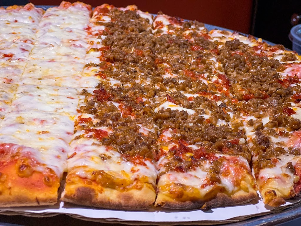 Pizza King | 3825 Charlestown Rd, New Albany, IN 47150, USA | Phone: (812) 945-4405