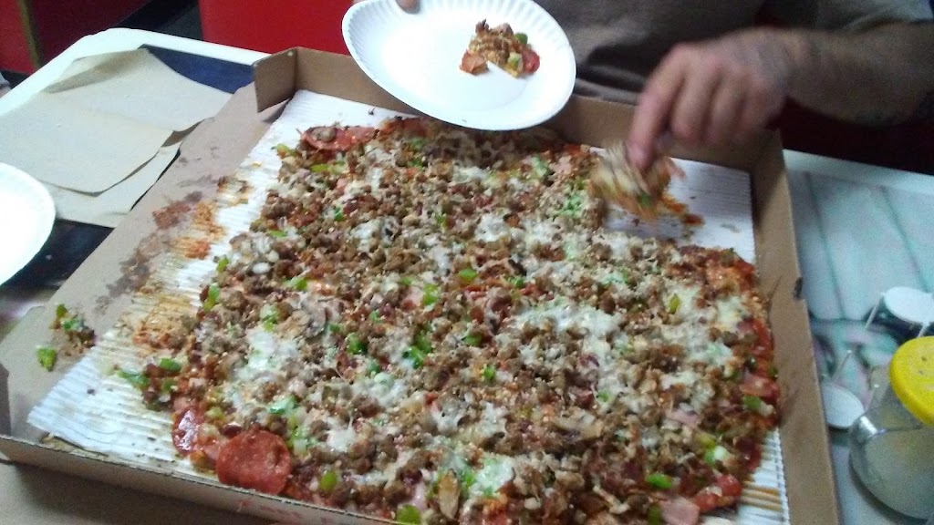 Sarahs Pizza | 224 Market St, Brookville, OH 45309, USA | Phone: (937) 833-6030