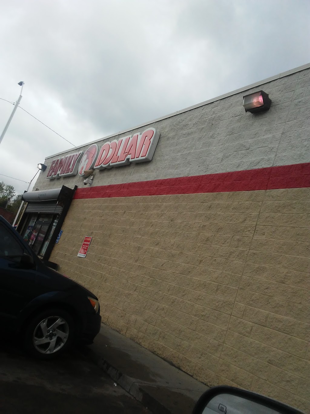 Family Dollar | 15800 Grand River Ave, Detroit, MI 48227, USA | Phone: (313) 739-2075