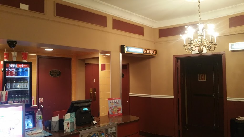 Roslyn Cinema | 20 Tower Pl, Roslyn, NY 11576, USA | Phone: (516) 423-9787