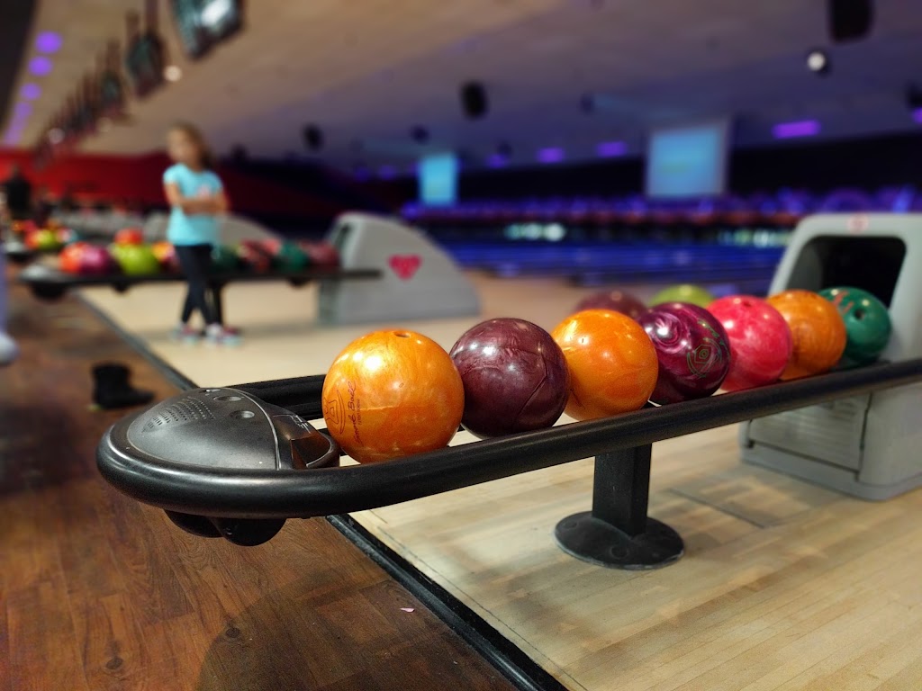 Bowlero East Meadow | 1840 Front St, East Meadow, NY 11554, USA | Phone: (516) 794-1111