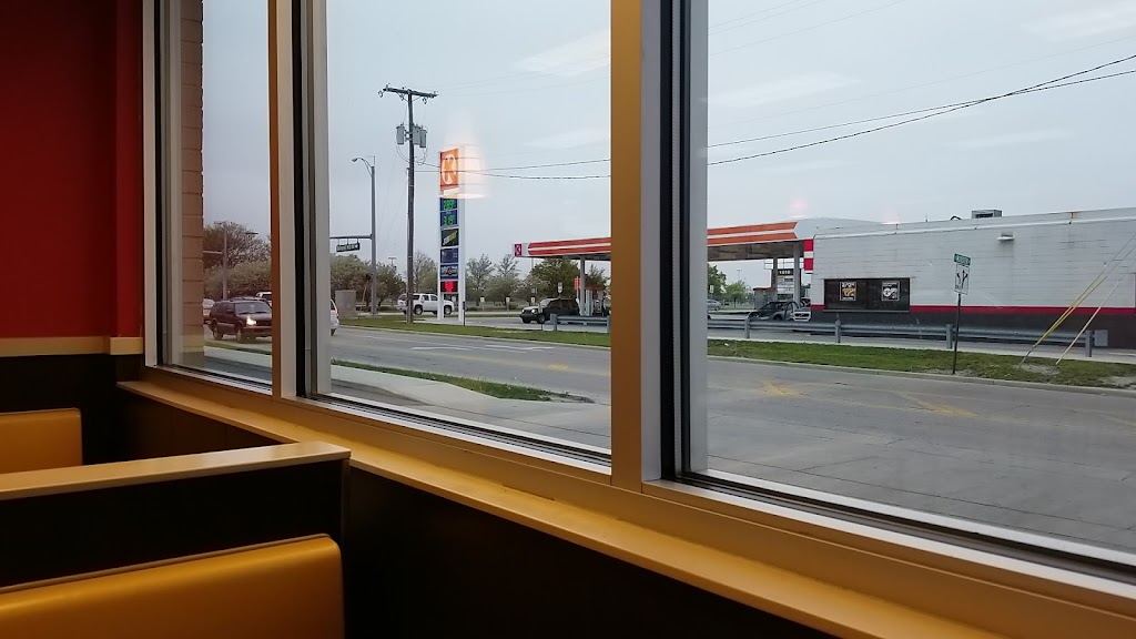Burger King | 1570 E Wooster St, Bowling Green, OH 43402, USA | Phone: (419) 352-4461