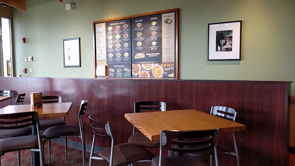 Noodles and Company | 18 W 64 22nd St, Oakbrook Terrace, IL 60181, USA | Phone: (630) 678-0965